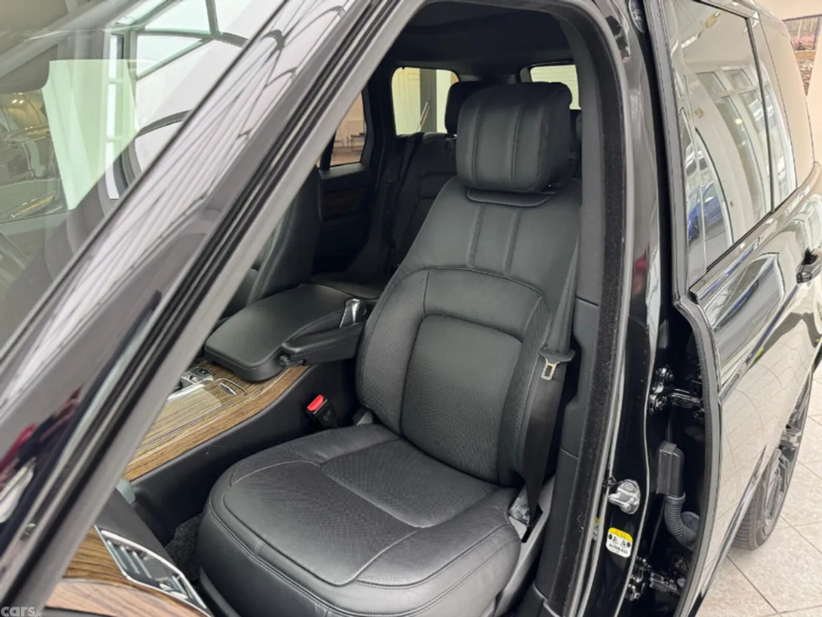 Land Rover Range Rover Estate, Petrol Plug-in Hybrid, 2019, Black
