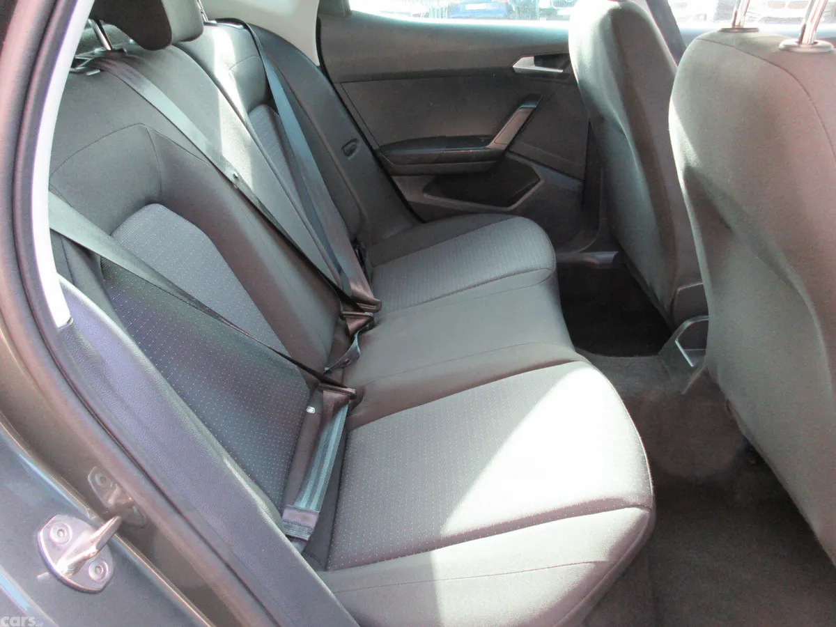 SEAT Arona SUV, Petrol, 2023, Green