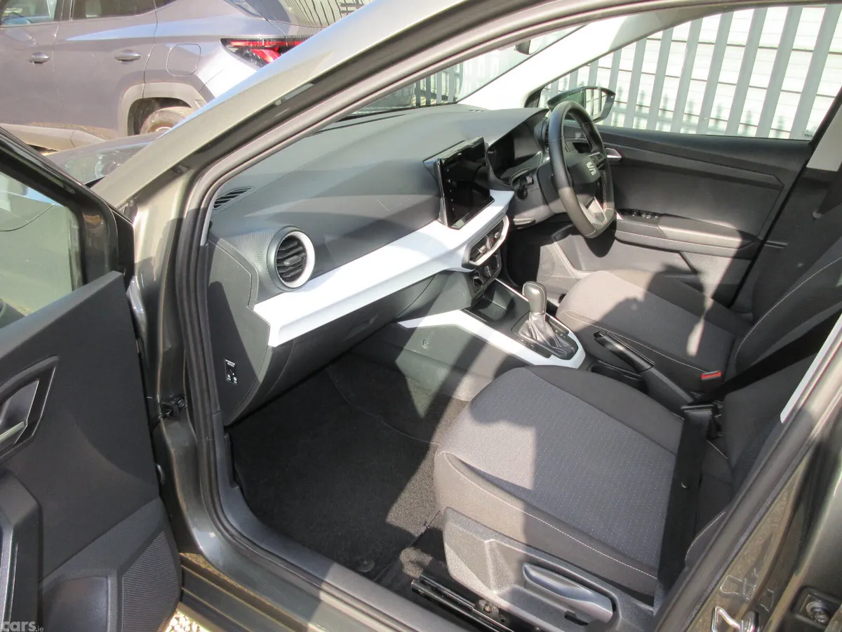 SEAT Arona SUV, Petrol, 2023, Green