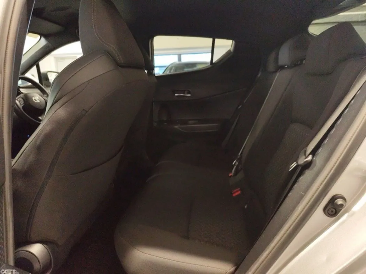 Toyota C-HR SUV, Petrol Hybrid, 2023, Grey