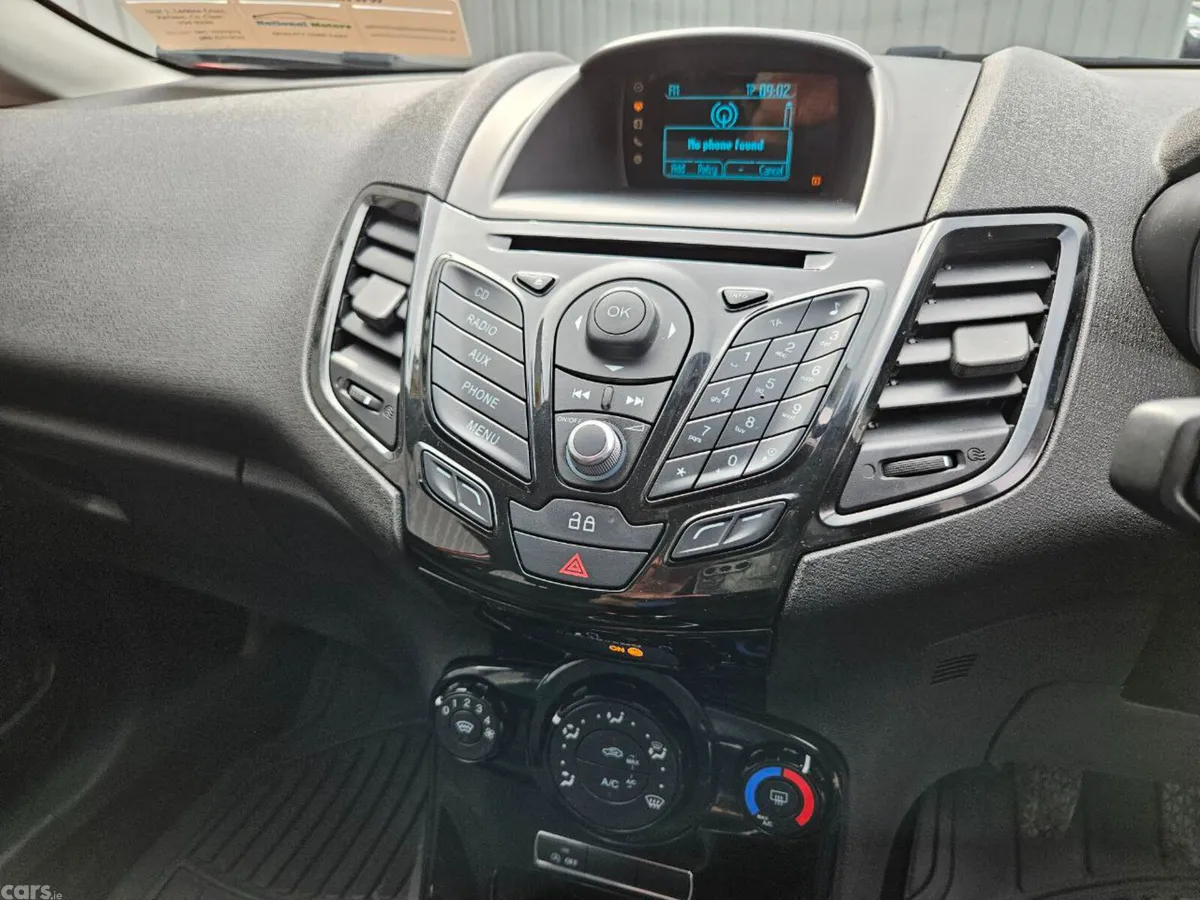 Ford Fiesta Hatchback, Petrol, 2014, Red