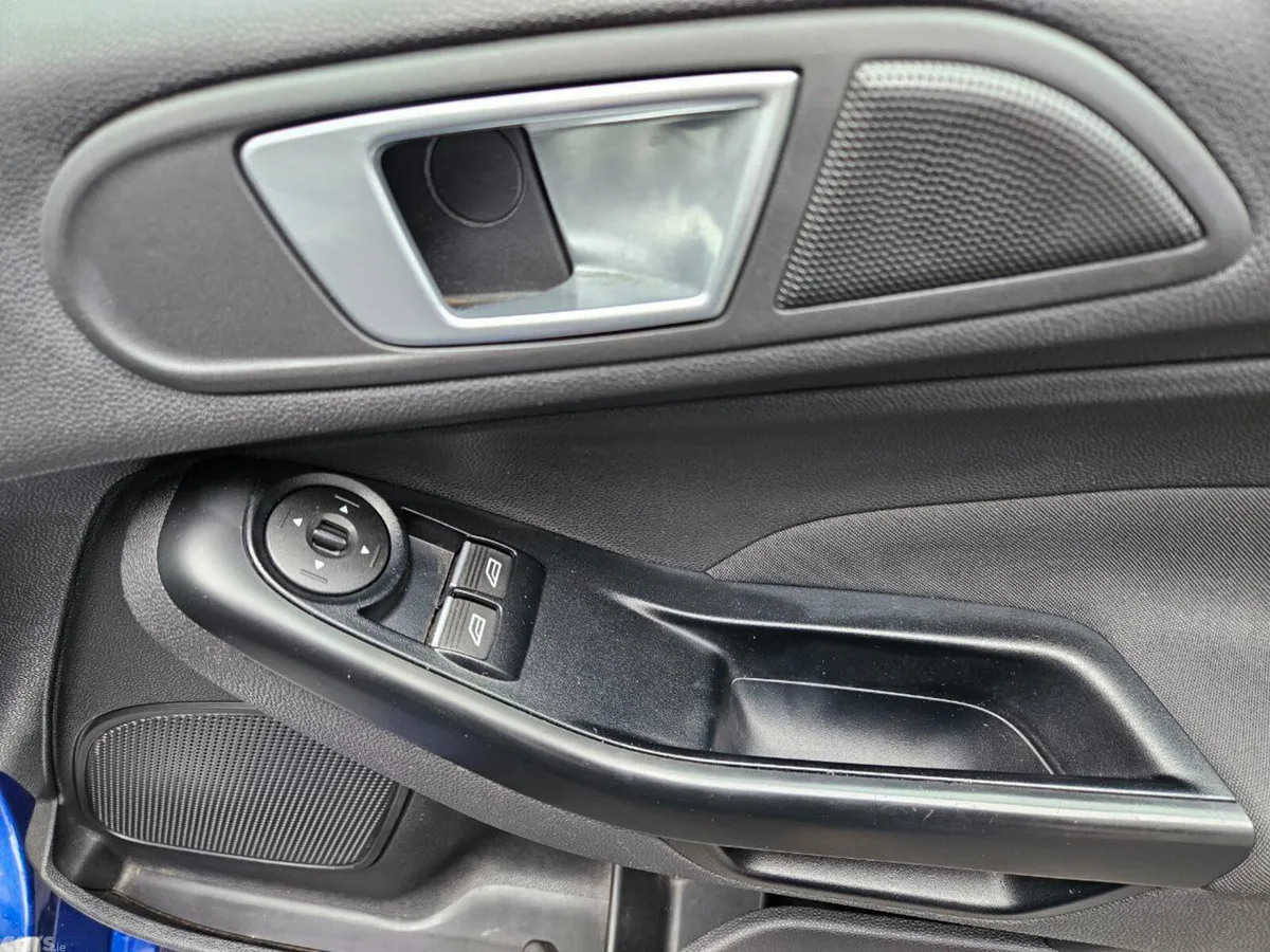 Ford Fiesta Hatchback, Petrol, 2017, Blue