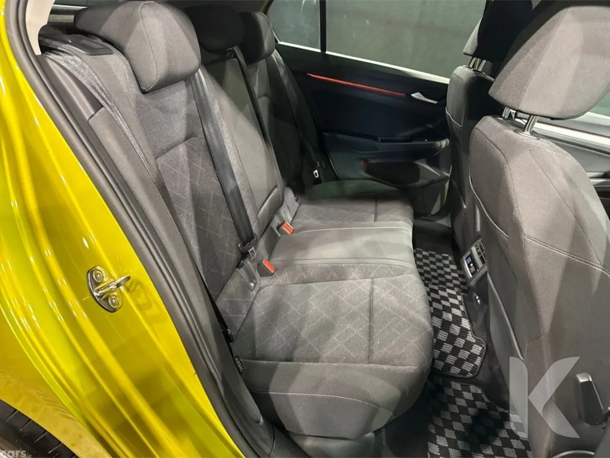 Volkswagen Golf Hatchback, Petrol Hybrid, 2021, Yellow