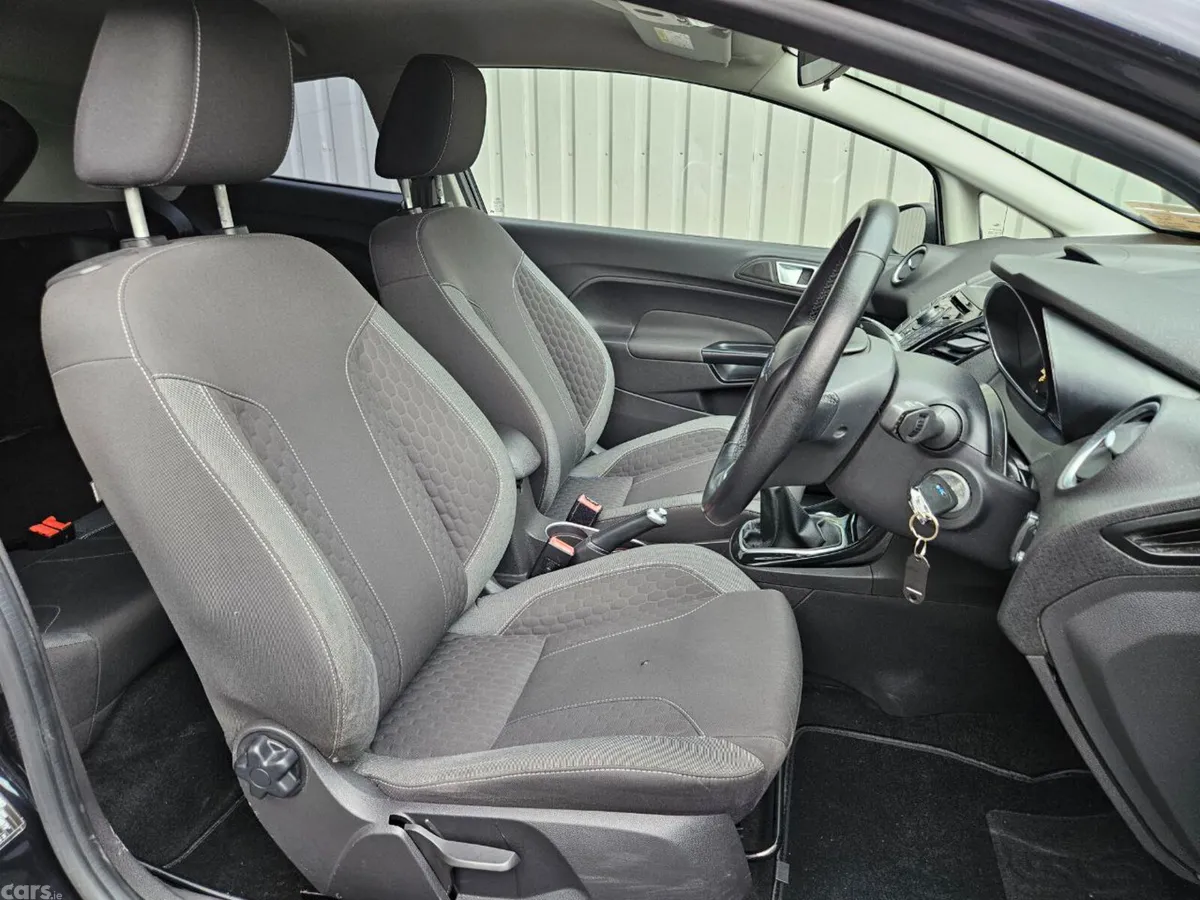 Ford Fiesta Hatchback, Petrol, 2014, Black
