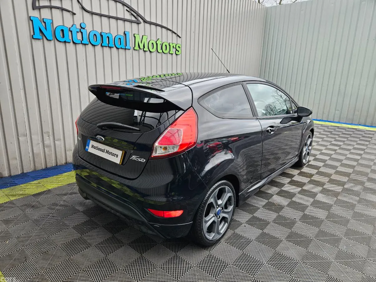 Ford Fiesta Hatchback, Petrol, 2014, Black