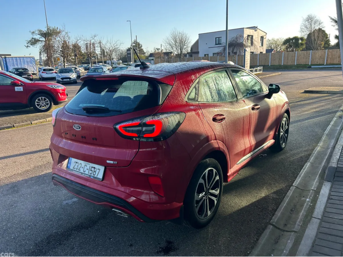 Ford Puma MPV, Petrol Hybrid, 2023, Red