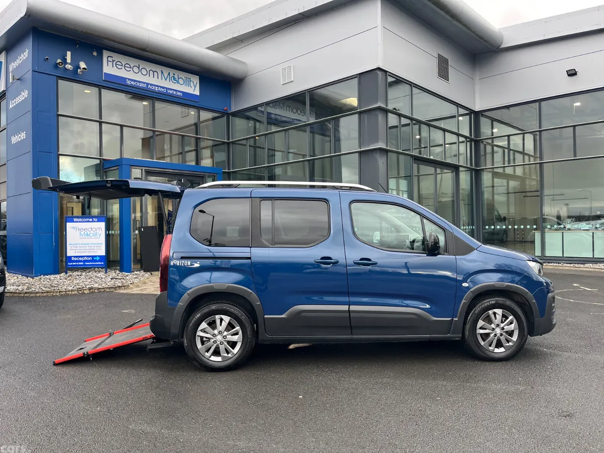 Peugeot Rifter MPV, Diesel, 2022, Blue