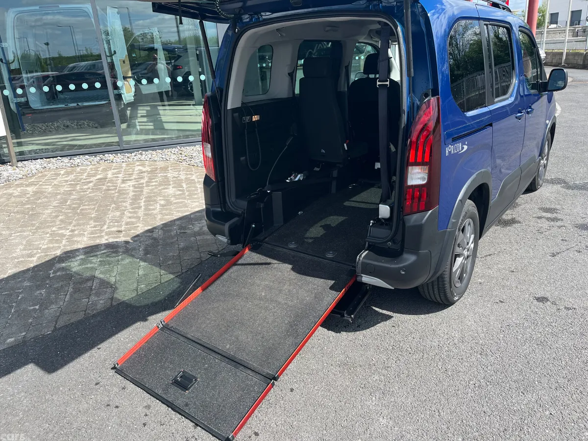 Peugeot Rifter MPV, Diesel, 2022, Blue
