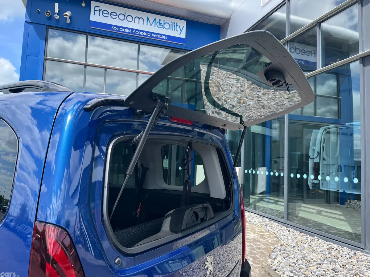 Peugeot Rifter MPV, Diesel, 2022, Blue