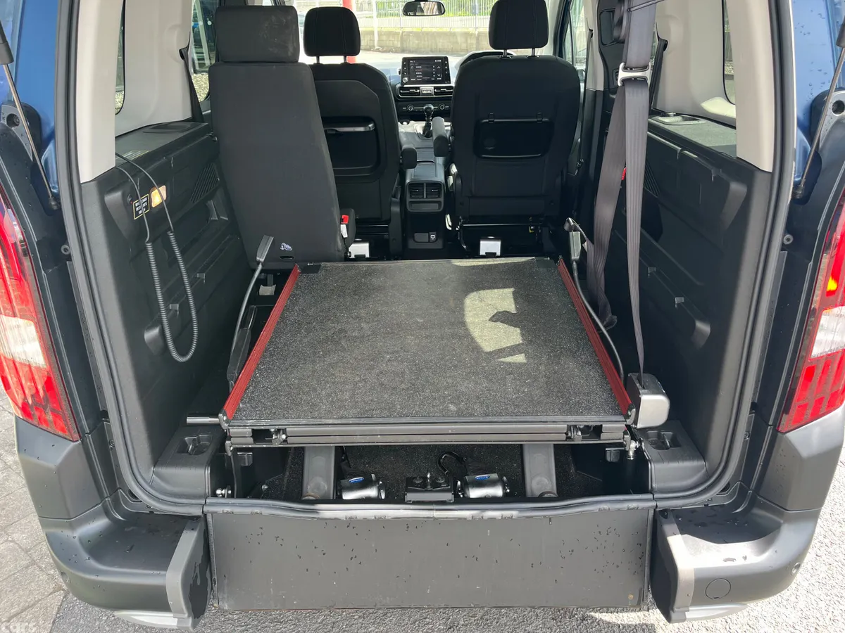 Peugeot Rifter MPV, Diesel, 2022, Blue