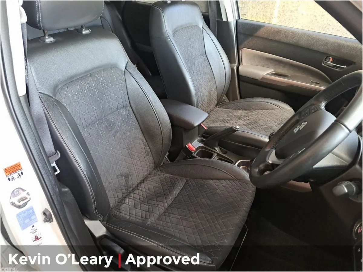Suzuki Vitara SUV, Petrol, 2023, White