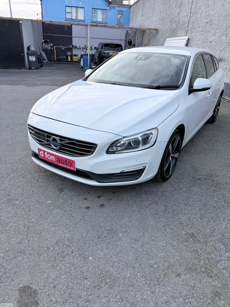 Volvo V60 Hatchback, Diesel, 2016, White