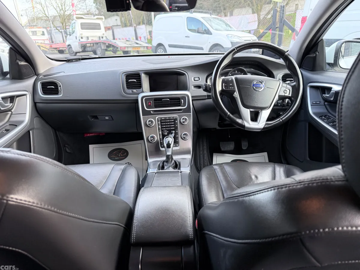 Volvo V60 Hatchback, Diesel, 2016, White