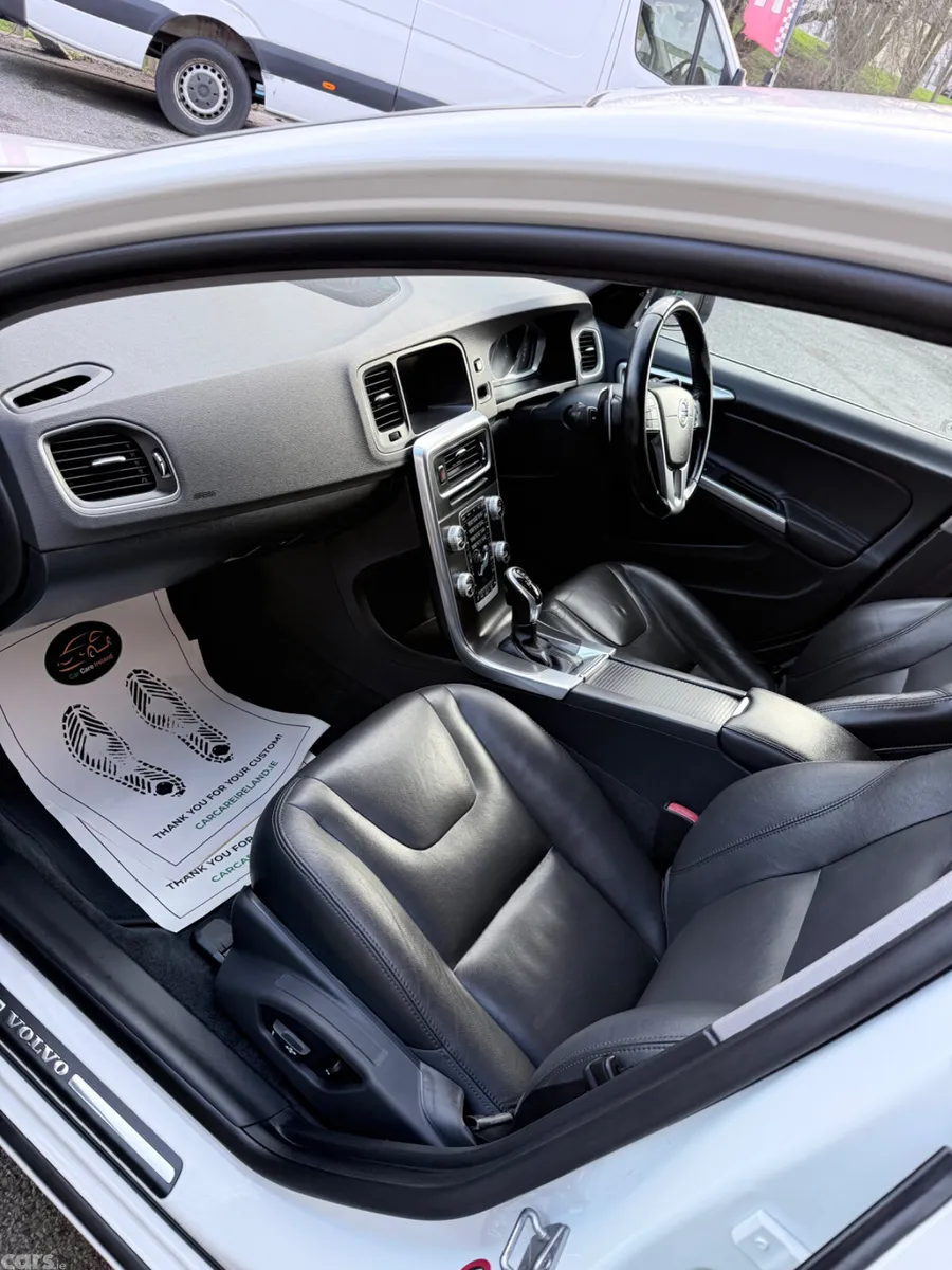 Volvo V60 Hatchback, Diesel, 2016, White