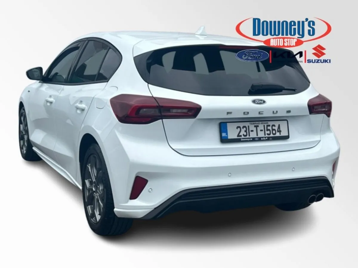 Ford Focus Hatchback, Petrol, 2023, White