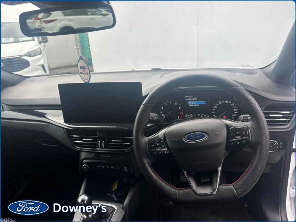 Ford Focus Hatchback, Petrol, 2023, White