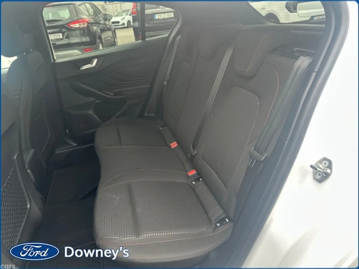 Ford Focus Hatchback, Petrol, 2023, White