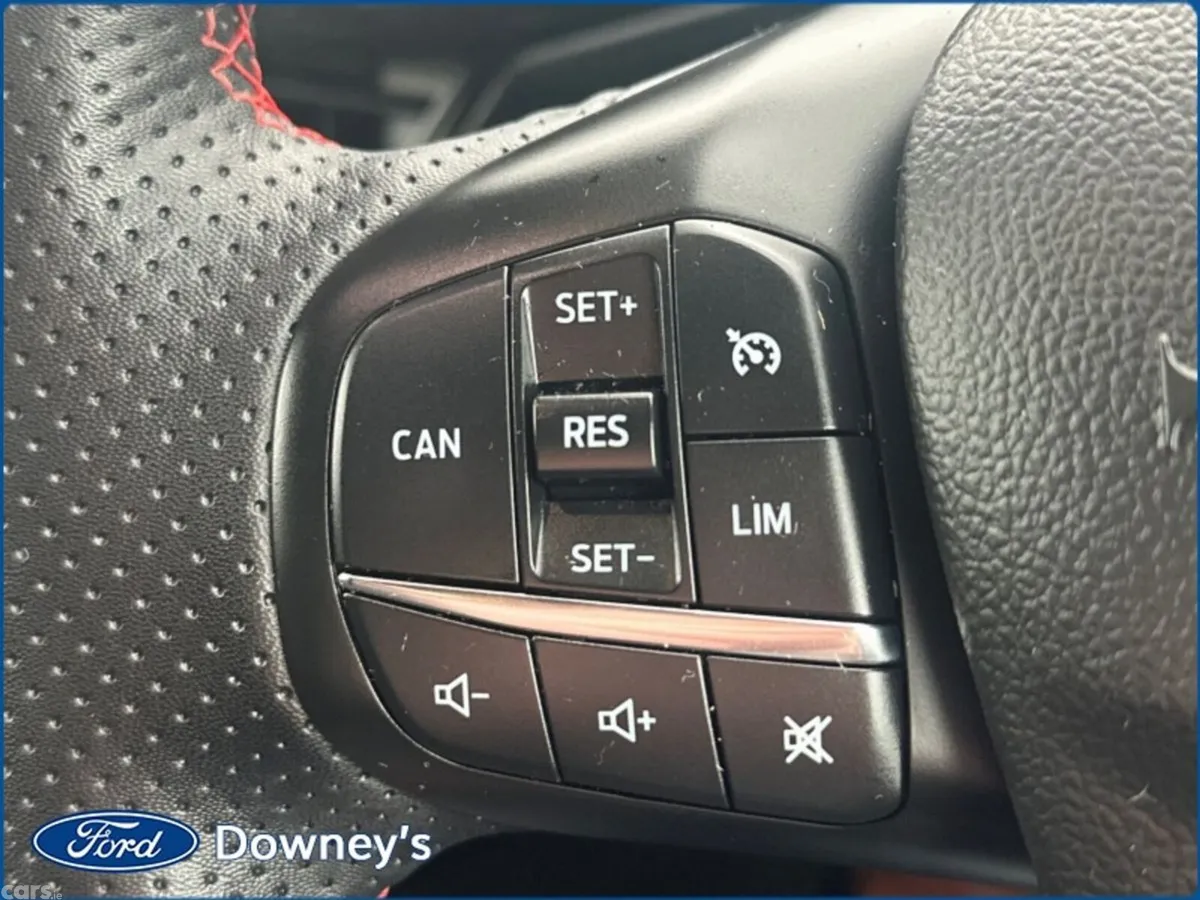 Ford Focus Hatchback, Petrol, 2023, White