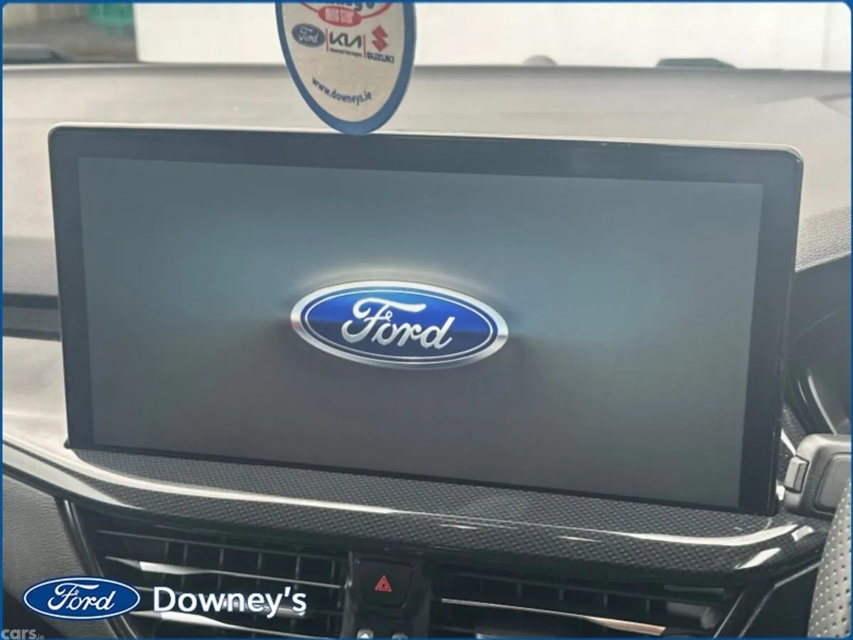 Ford Focus Hatchback, Petrol, 2023, White