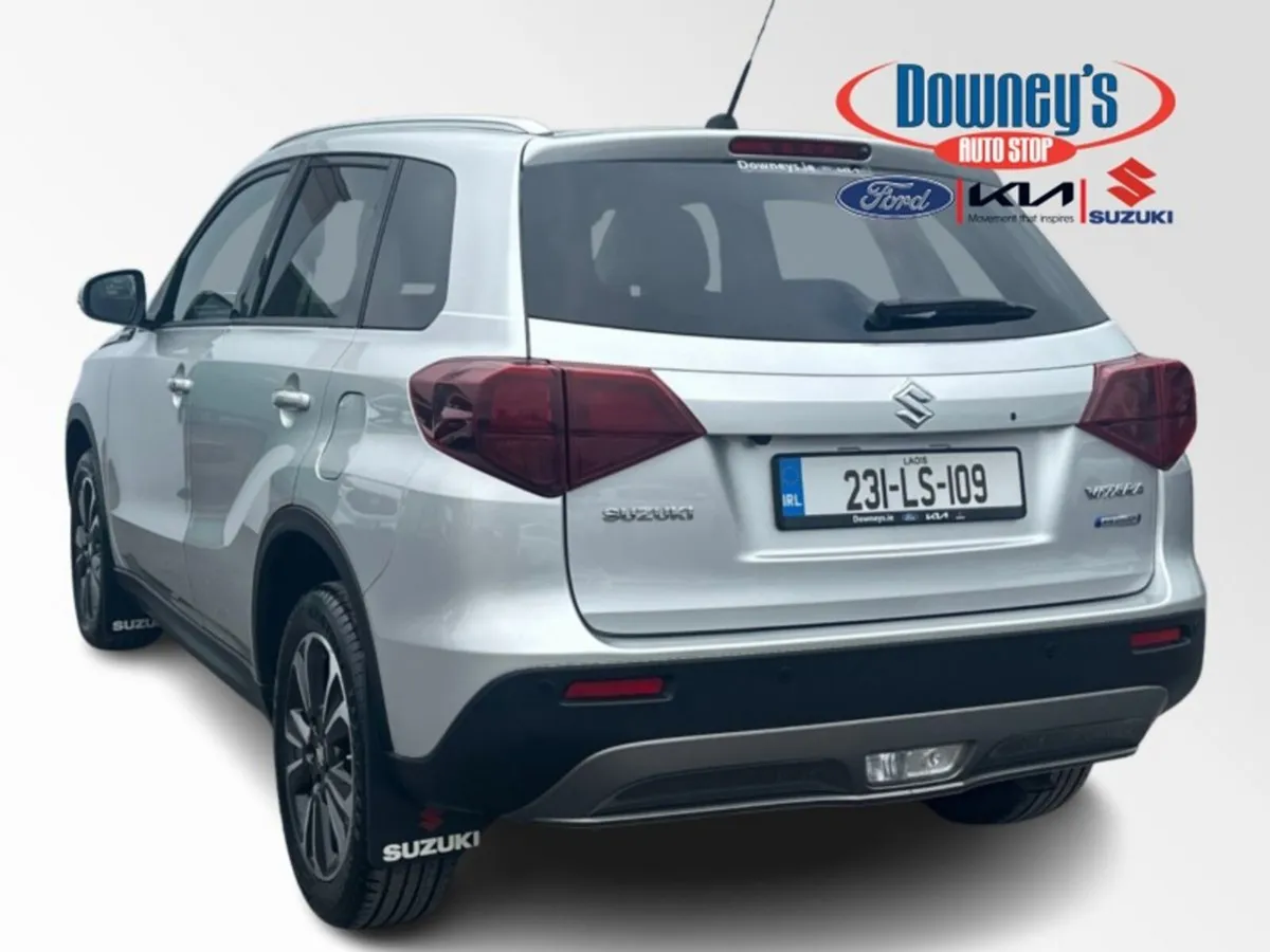 Suzuki Vitara SUV, Petrol, 2023, Silver
