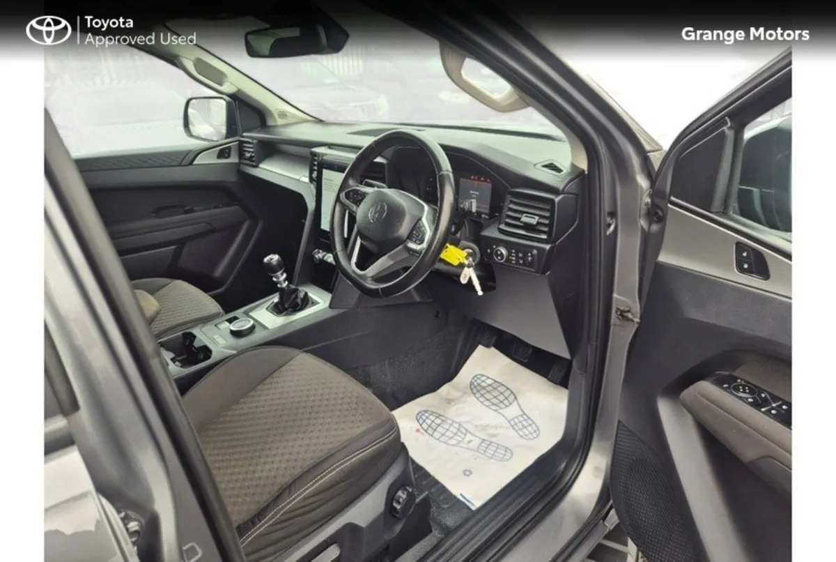 Volkswagen Amarok Crew Cab, Diesel, 2023, Grey