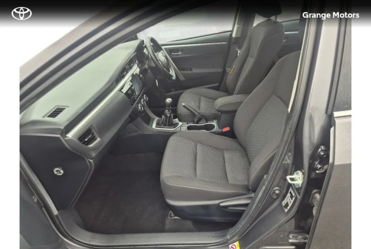 Toyota Corolla Saloon, Diesel, 2016, Grey