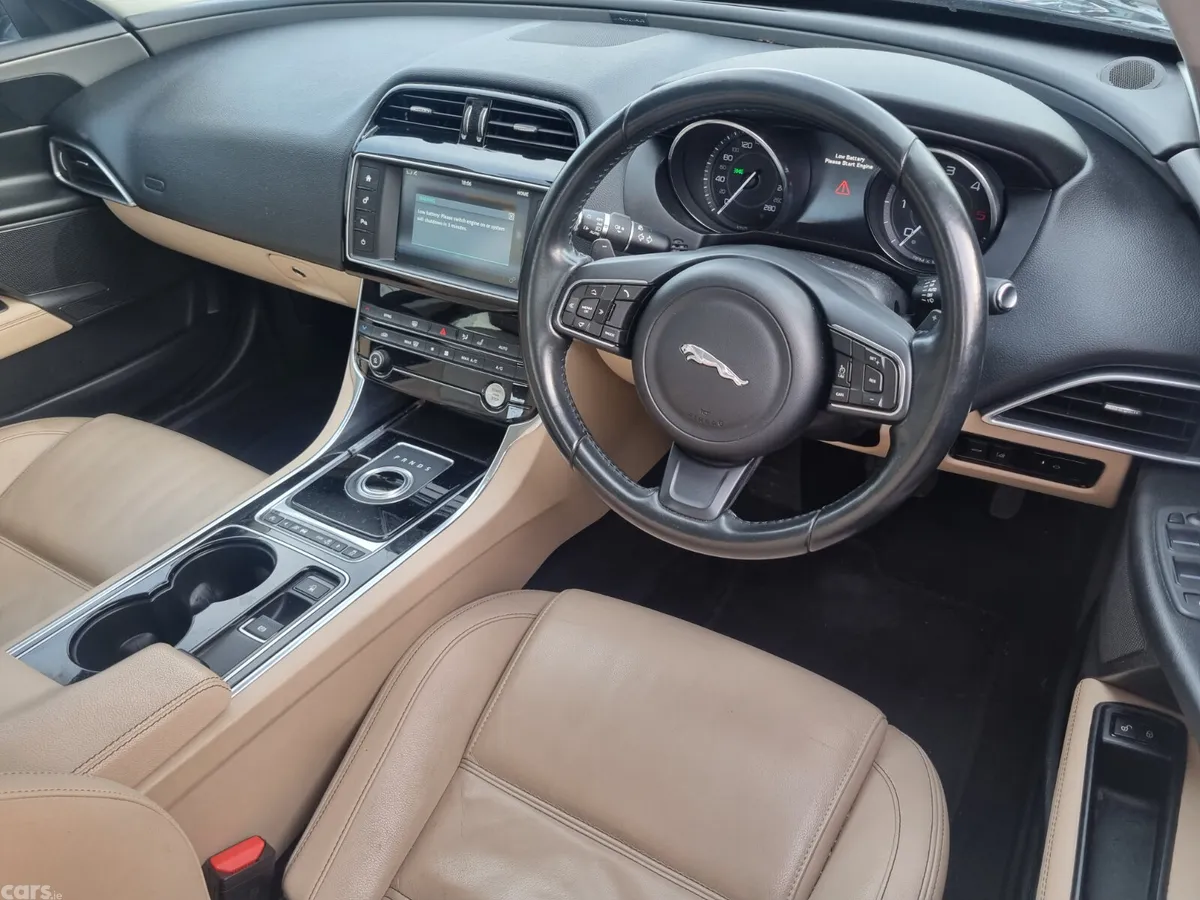 Jaguar XE Saloon, Diesel, 2016, Blue