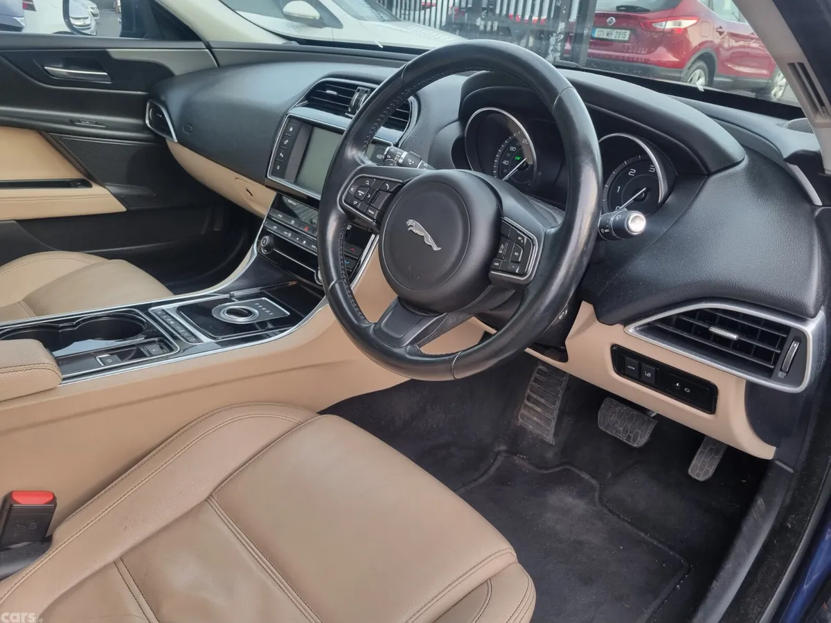 Jaguar XE Saloon, Diesel, 2016, Blue