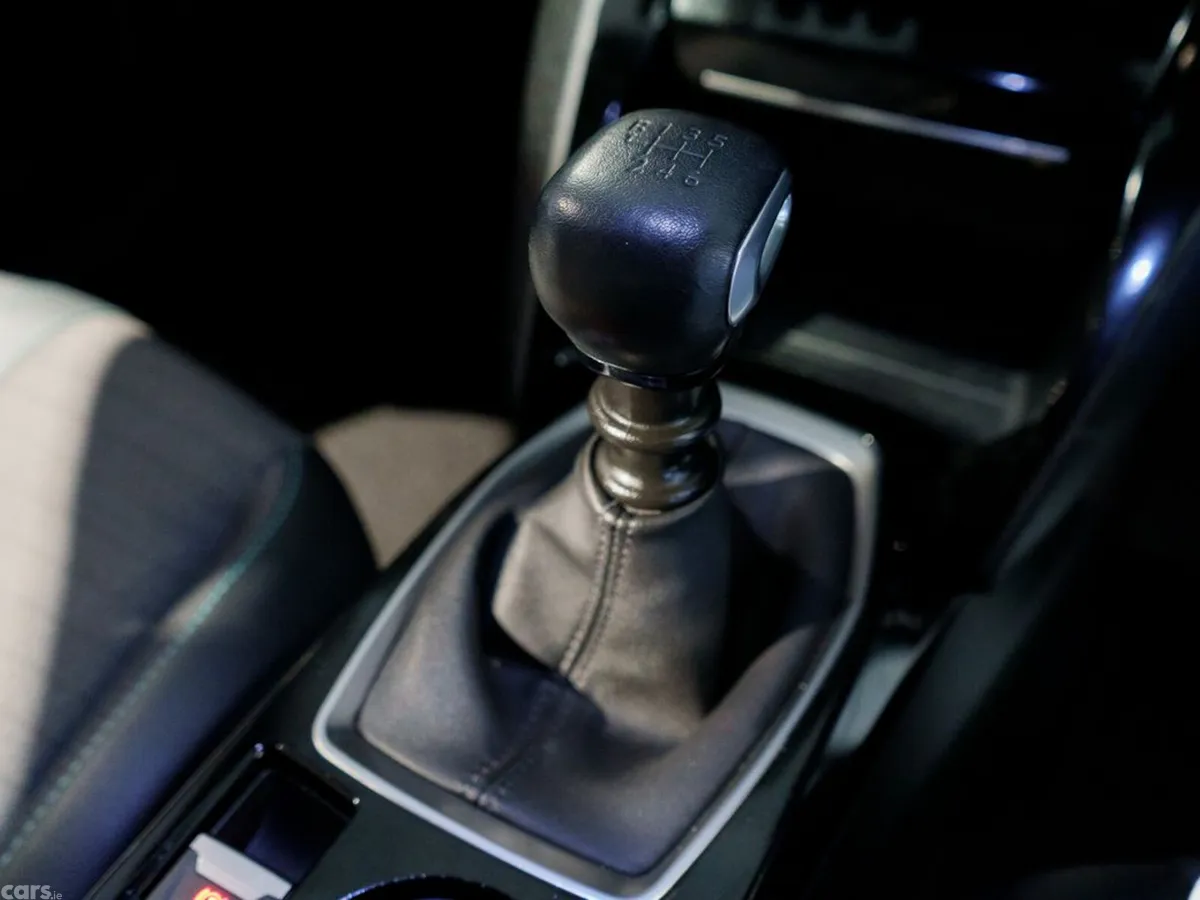 Peugeot 2008 MPV, Petrol, 2023, Grey