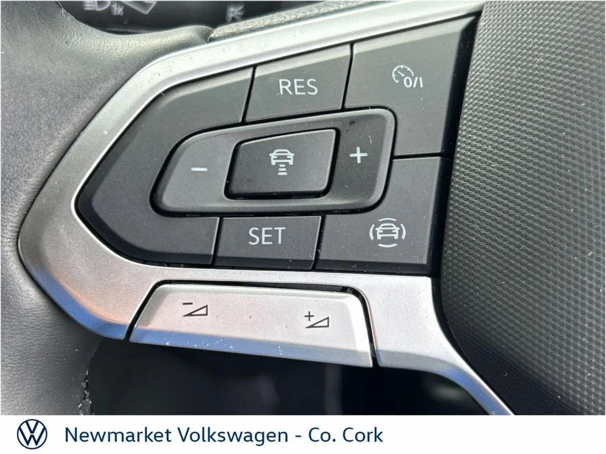 Volkswagen T-Roc SUV, Diesel, 2023, White