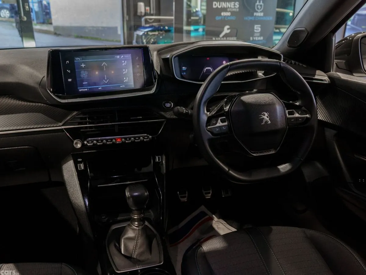 Peugeot 2008 MPV, Petrol, 2023, Grey