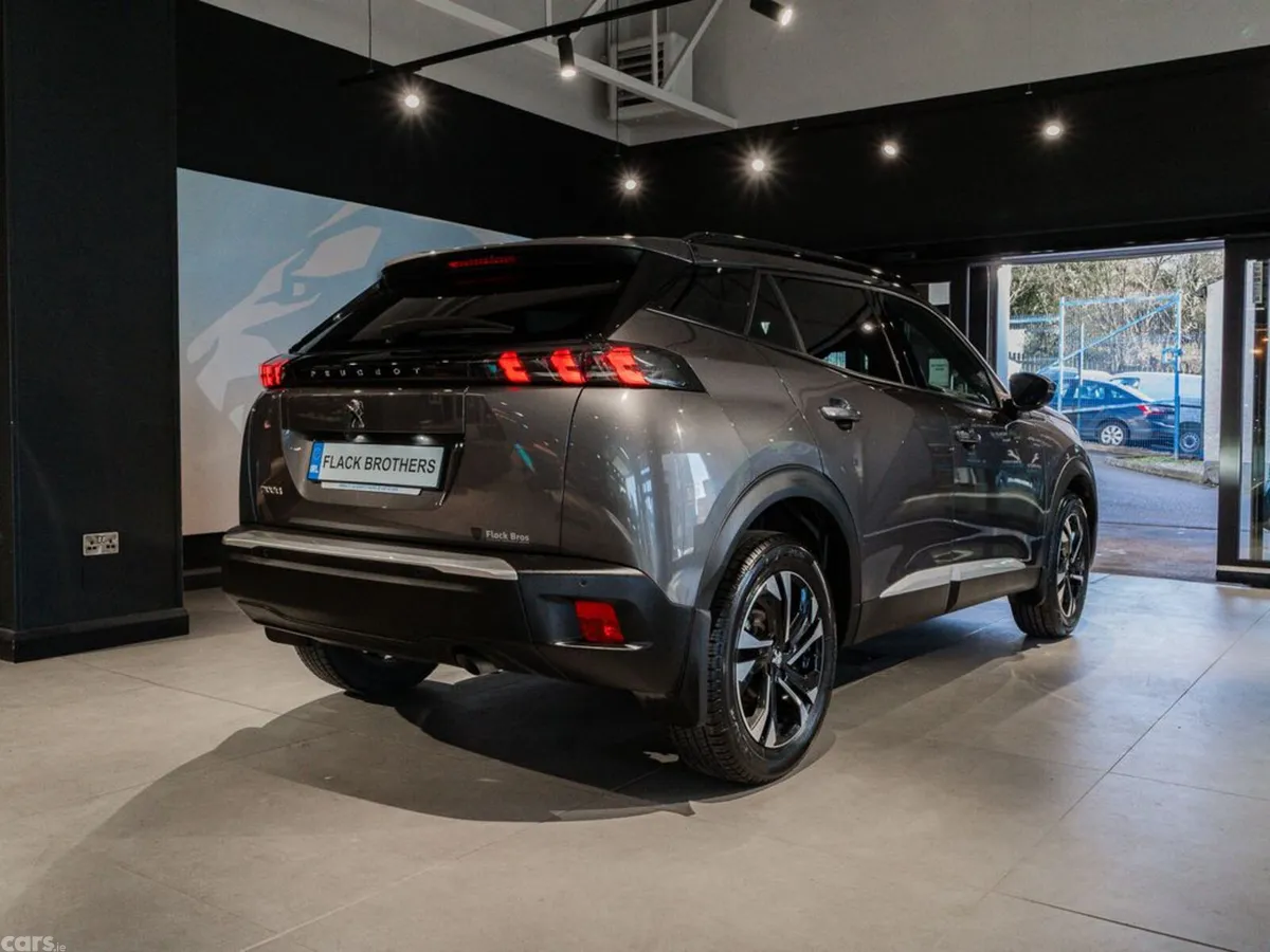 Peugeot 2008 MPV, Petrol, 2023, Grey