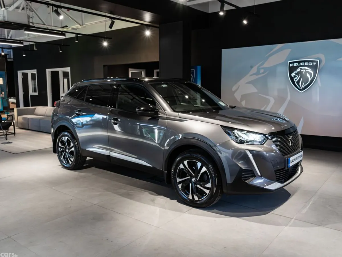 Peugeot 2008 MPV, Petrol, 2023, Grey