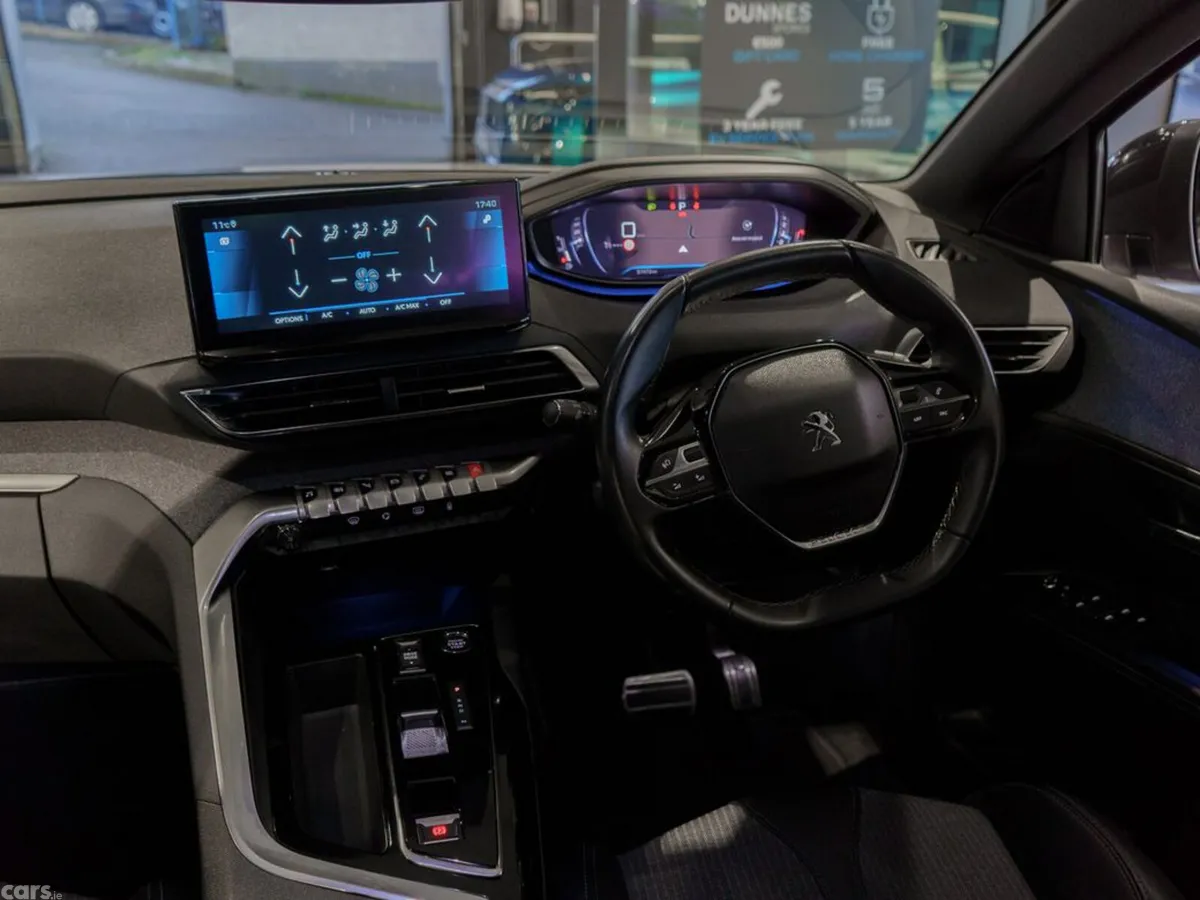 Peugeot 5008 MPV, Diesel, 2024, Grey