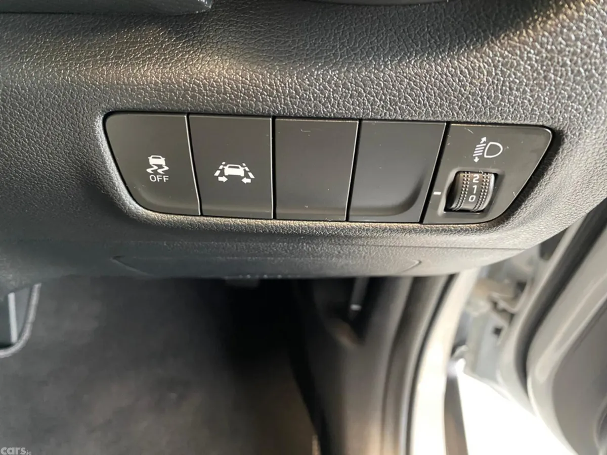 Hyundai KONA MPV, Diesel, 2019, White