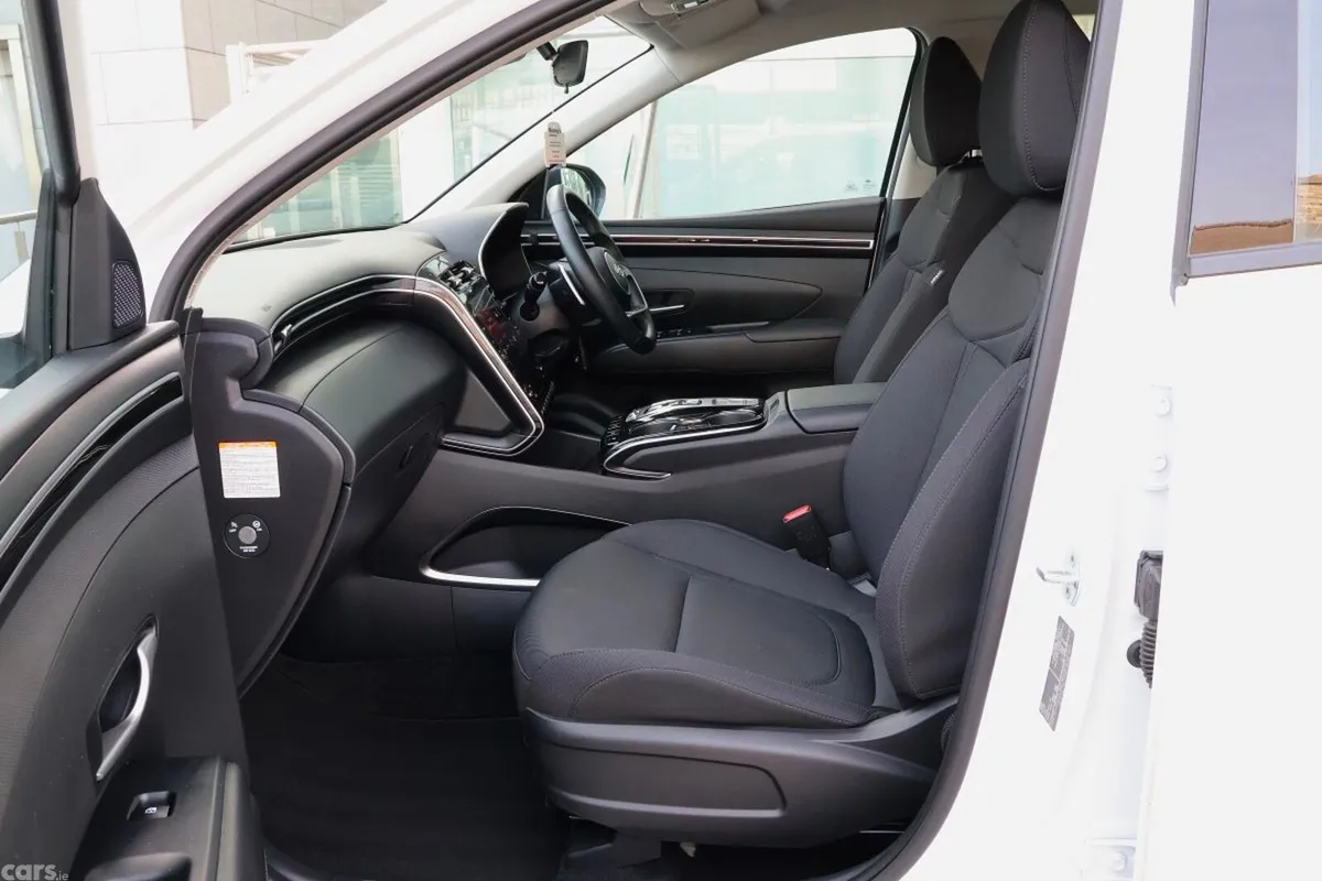 Hyundai Tucson SUV, Petrol Plug-in Hybrid, 2023, White