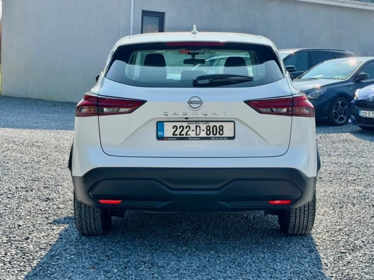 Nissan Qashqai MPV, Petrol, 2022, White