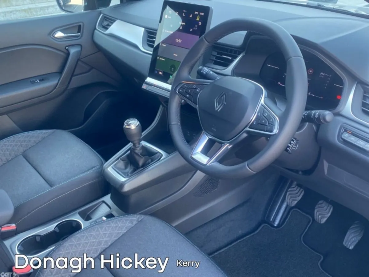Renault Captur SUV, Petrol, 2026, Grey
