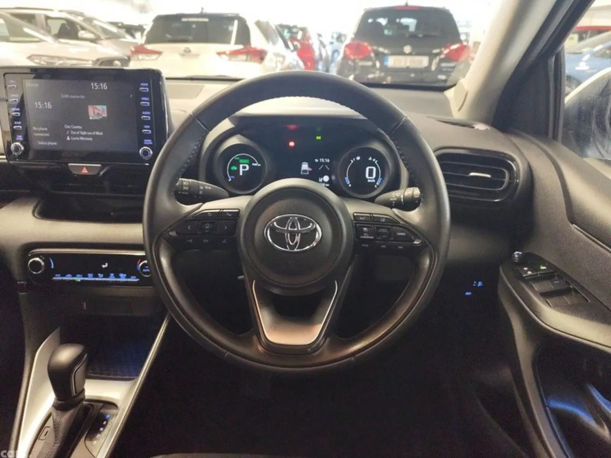 Toyota Yaris Hatchback, Petrol Hybrid, 2024, White