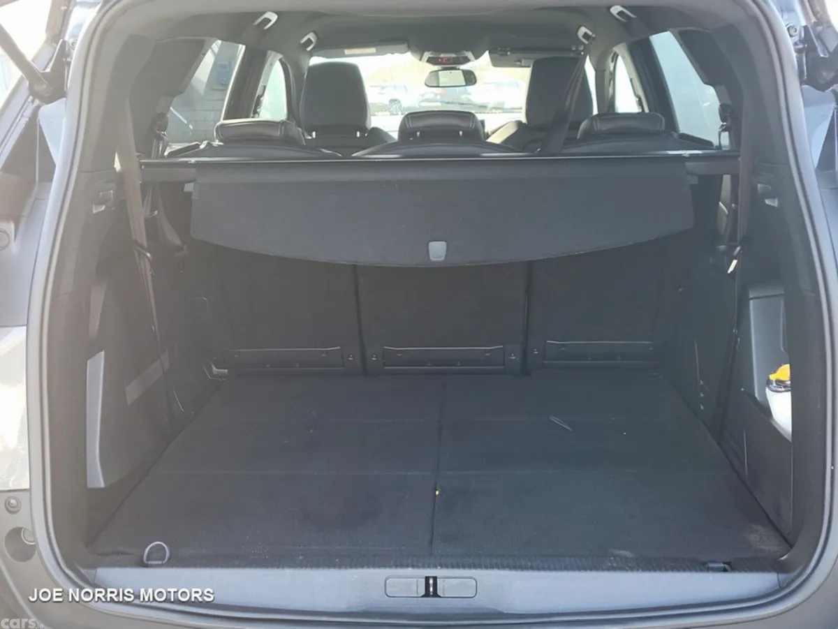 Peugeot 5008 SUV, Diesel, 2023, Grey