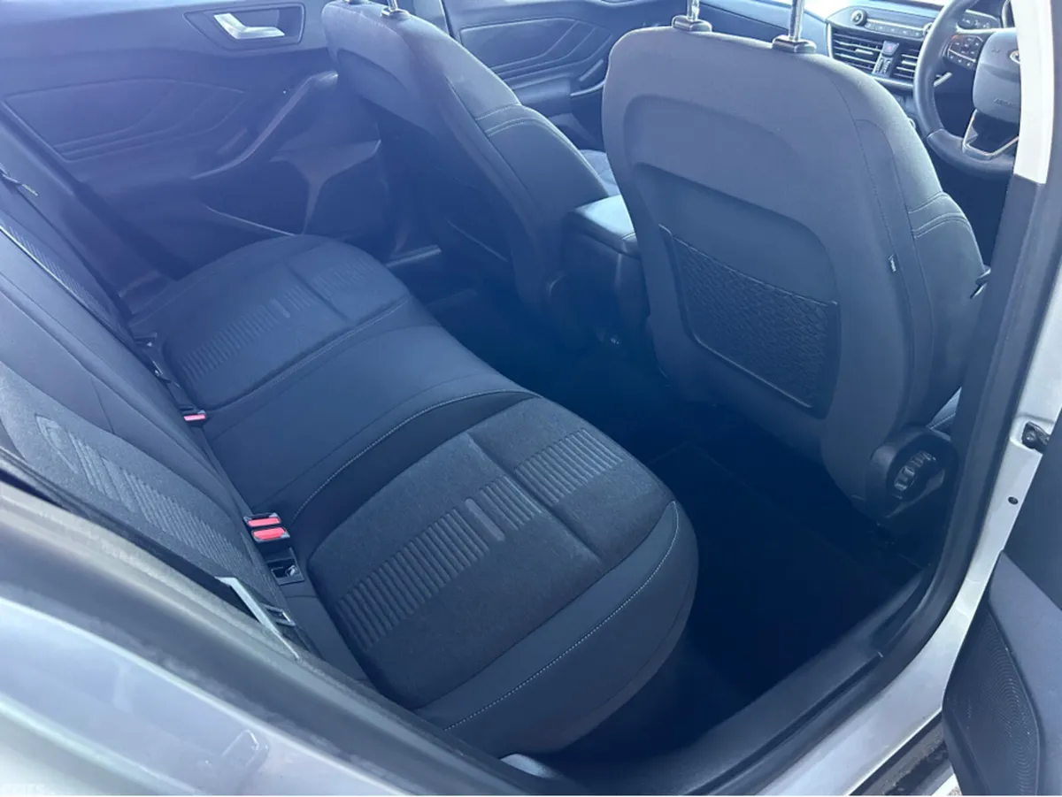 Ford Focus Hatchback, Petrol, 2021, Grey