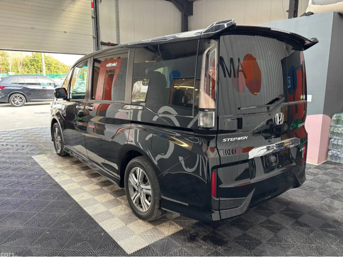 Honda Stepwagon MPV, Petrol Hybrid, 2021, Black