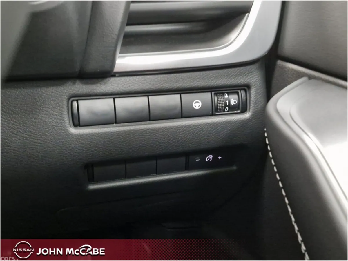 Nissan Qashqai MPV, Petrol Hybrid, 2025, Black