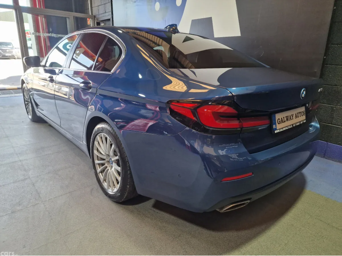 BMW 5-Series Saloon, Petrol Hybrid, 2022, Blue