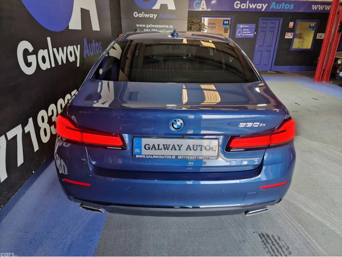 BMW 5-Series Saloon, Petrol Hybrid, 2022, Blue