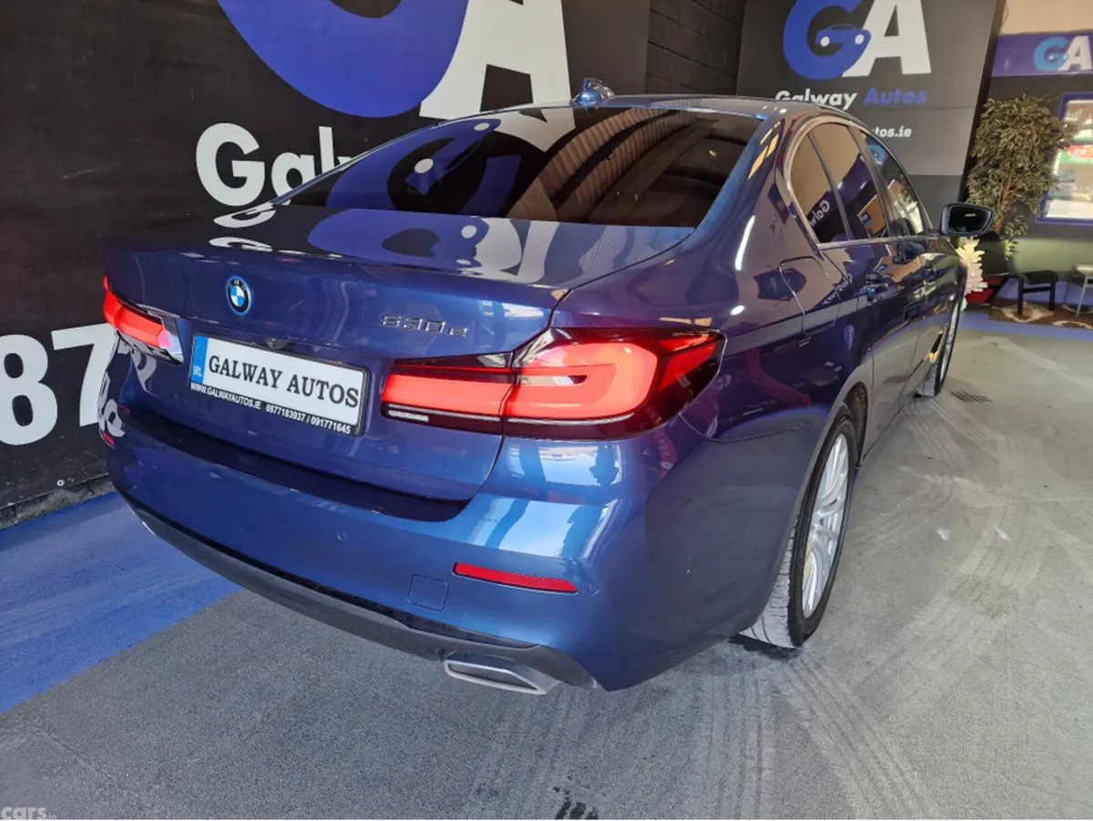 BMW 5-Series Saloon, Petrol Hybrid, 2022, Blue