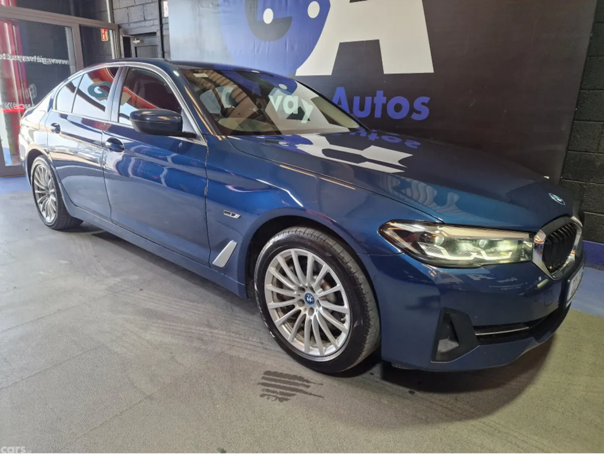 BMW 5-Series Saloon, Petrol Hybrid, 2022, Blue