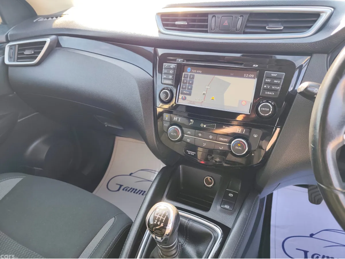 Nissan Qashqai MPV, Diesel, 2019, White