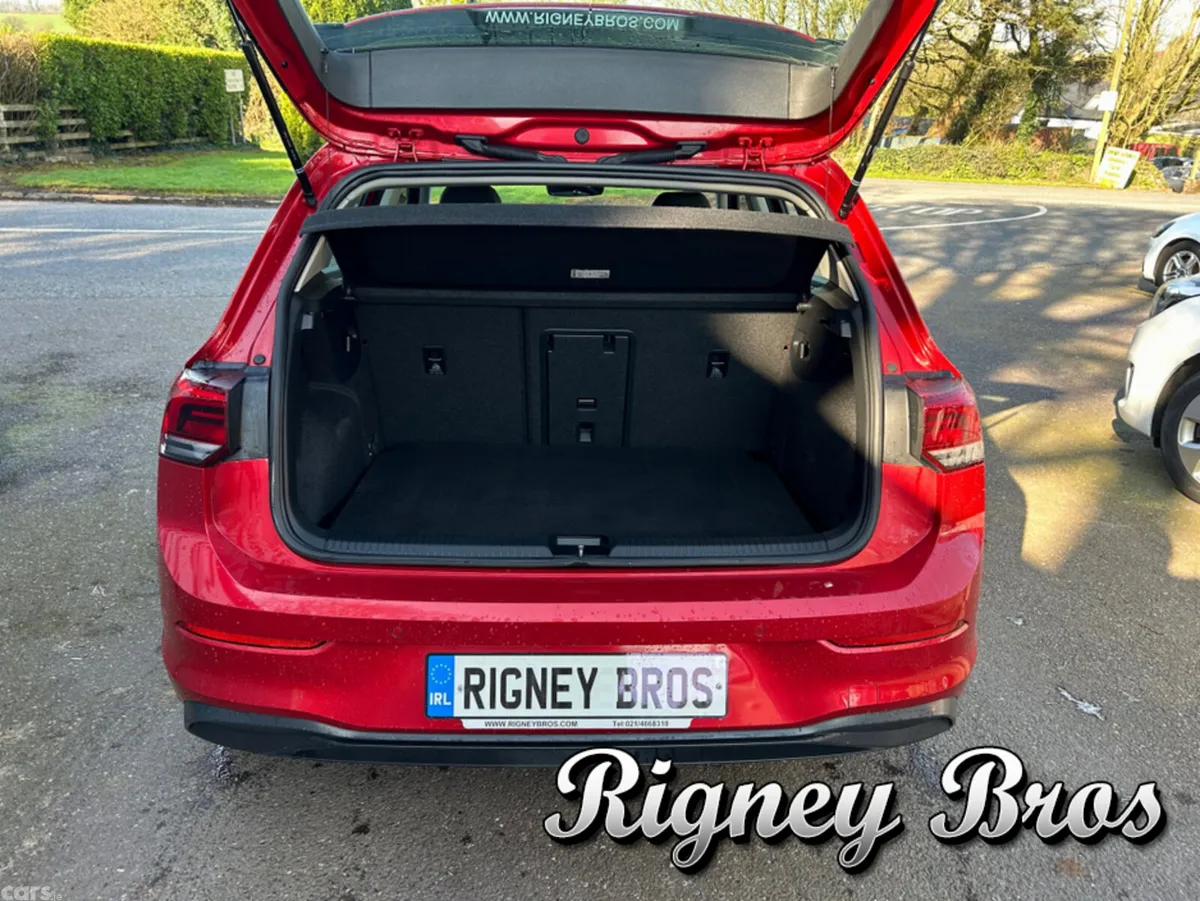 Volkswagen Golf Hatchback, Petrol, 2022, Red