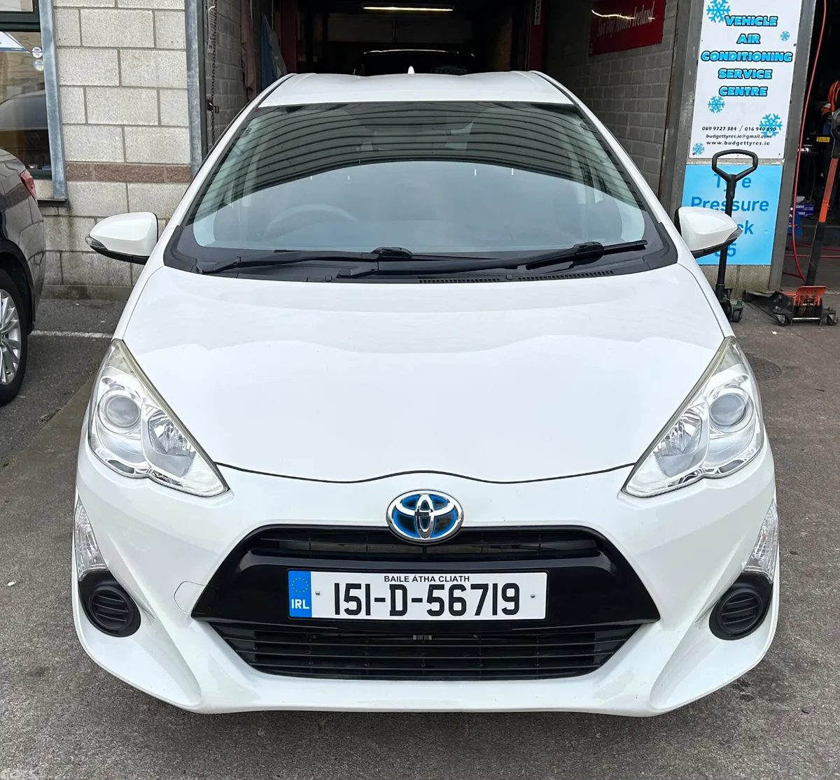 Toyota Aqua Hatchback, Petrol Hybrid, 2015, White